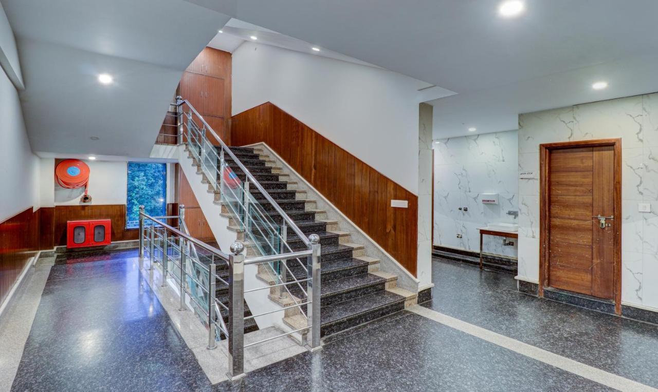 Hotel Treebo Premium Pearl Avenue Banquets And Lawn